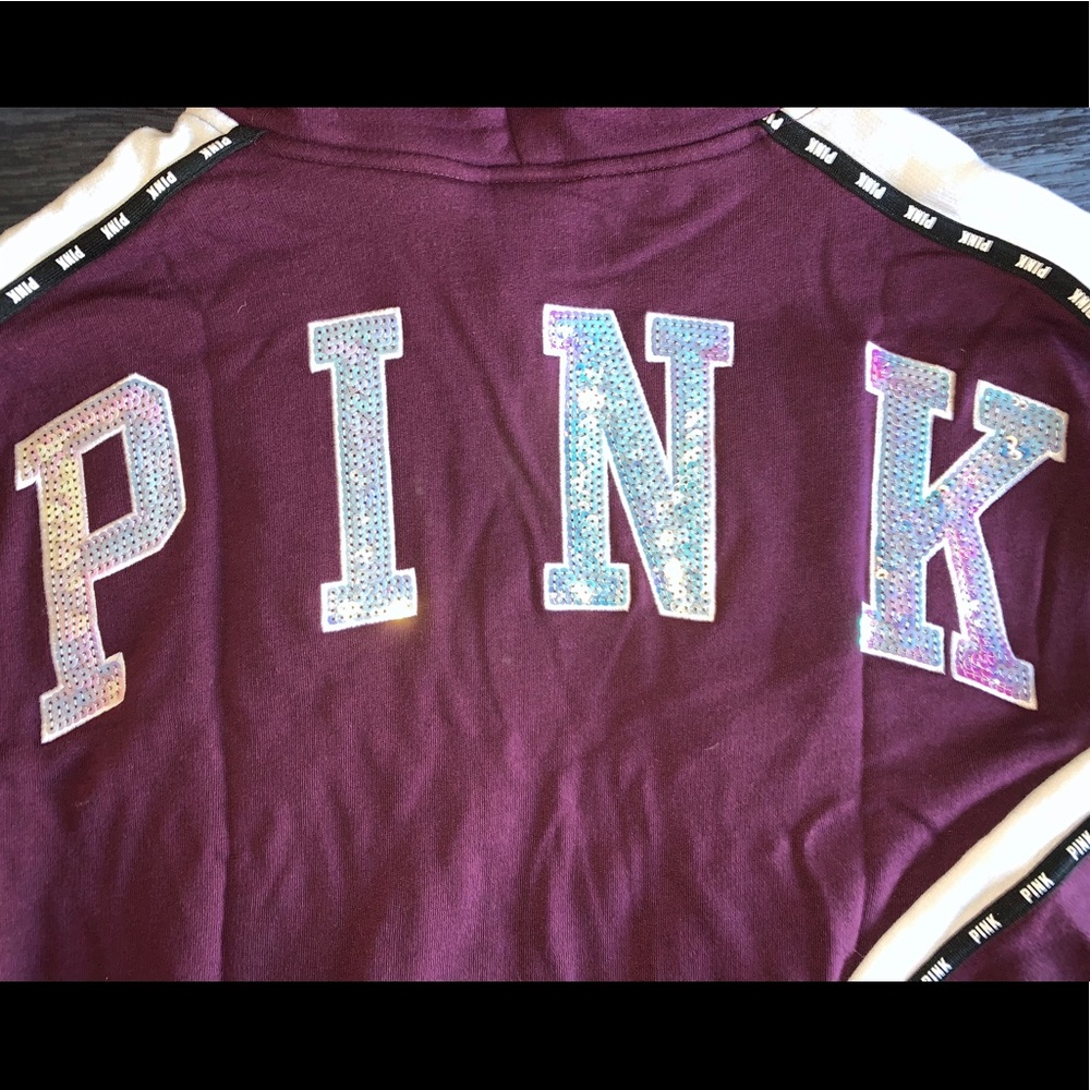 NWOT S VS PINK maroon hoodie with black faux fur - Picture 4 of 4